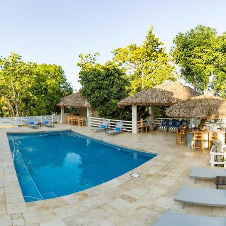 Blue Paloma Bed & Breakfast Lucea Exterior photo