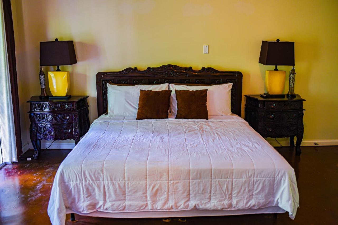 Blue Paloma Bed & Breakfast Lucea Exterior photo