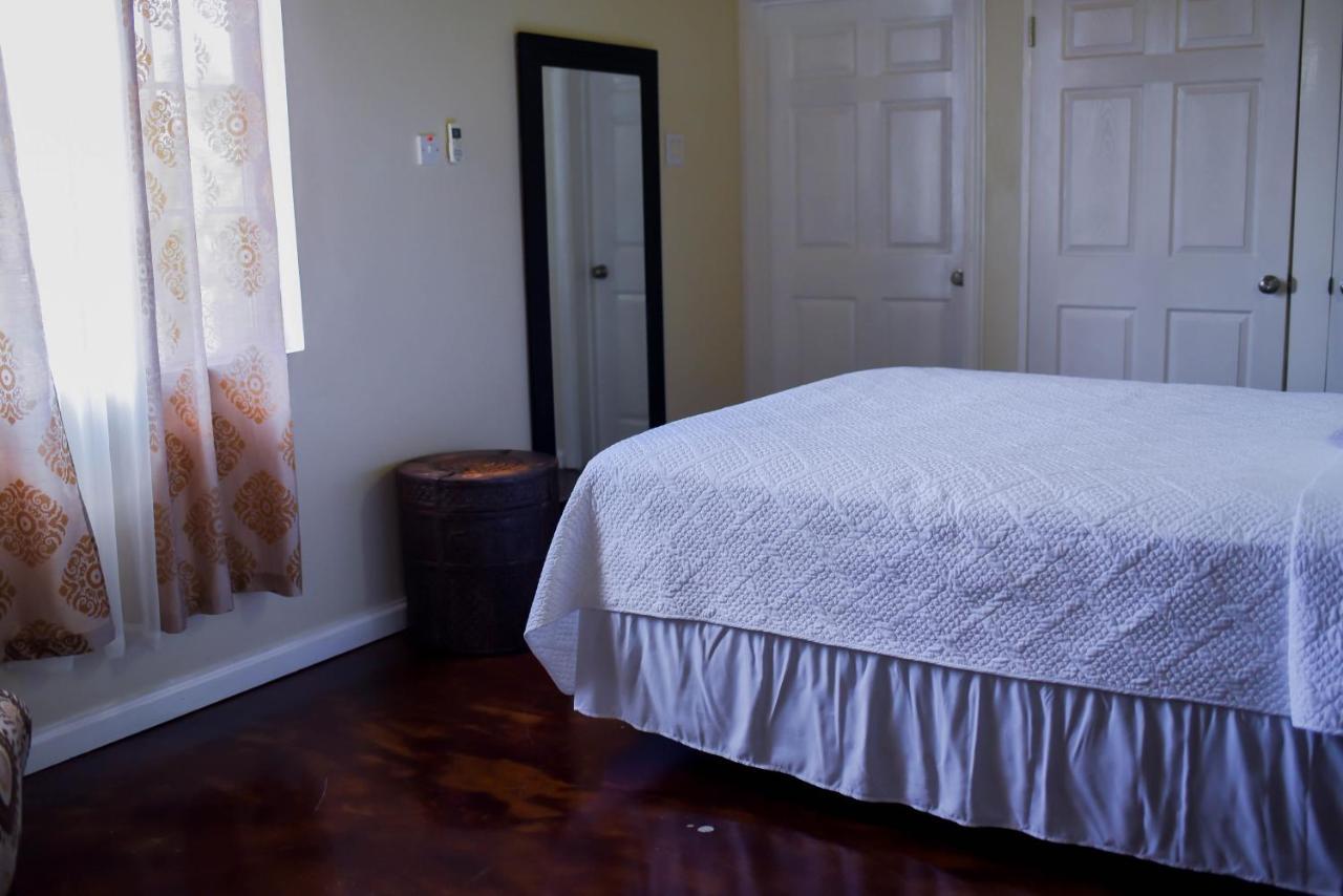Blue Paloma Bed & Breakfast Lucea Exterior photo
