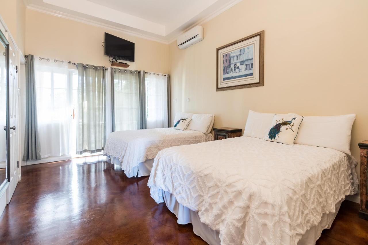 Blue Paloma Bed & Breakfast Lucea Exterior photo
