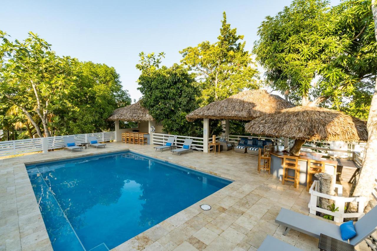 Blue Paloma Bed & Breakfast Lucea Exterior photo