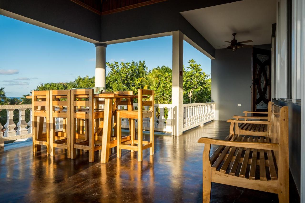 Blue Paloma Bed & Breakfast Lucea Exterior photo