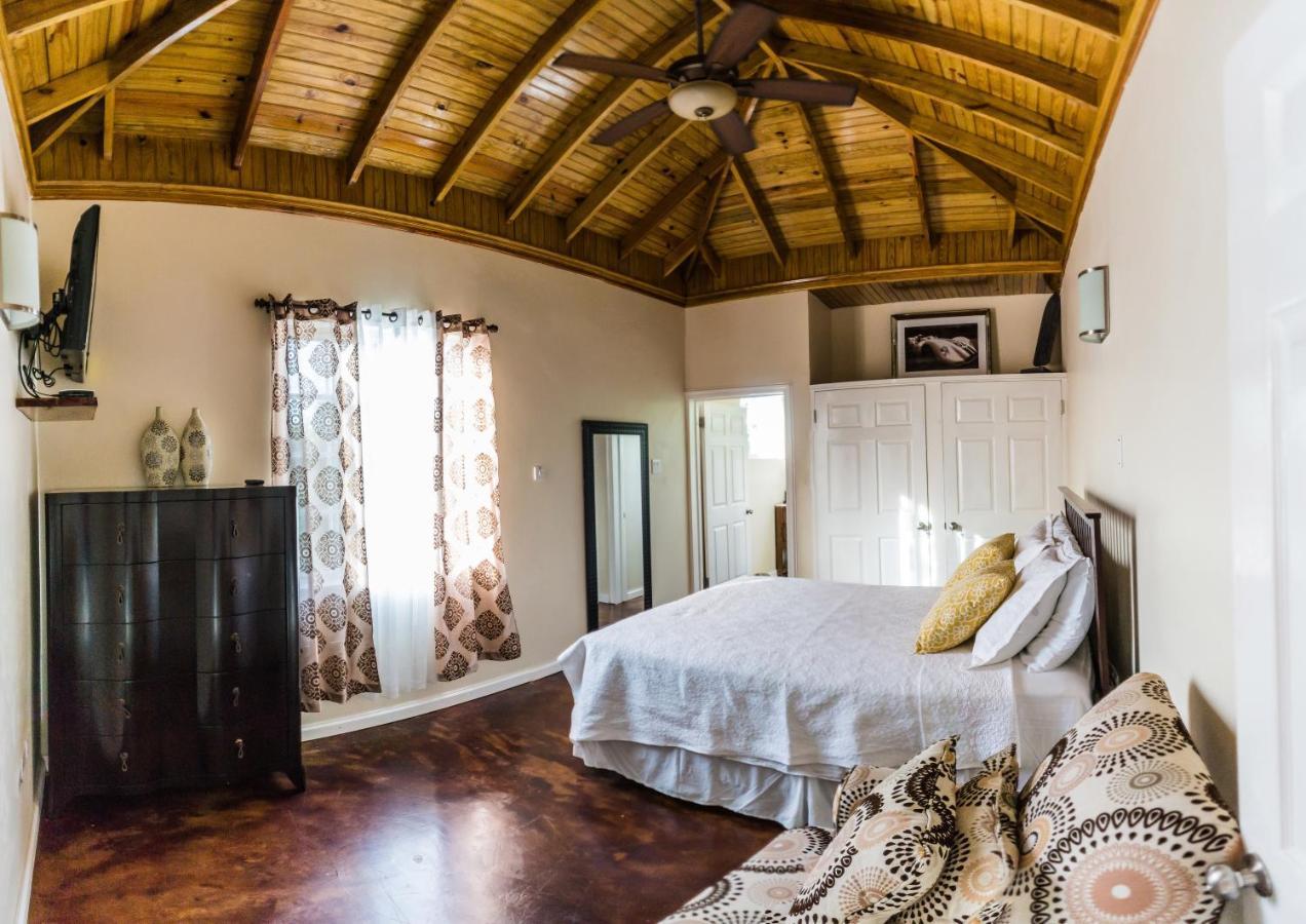 Blue Paloma Bed & Breakfast Lucea Exterior photo