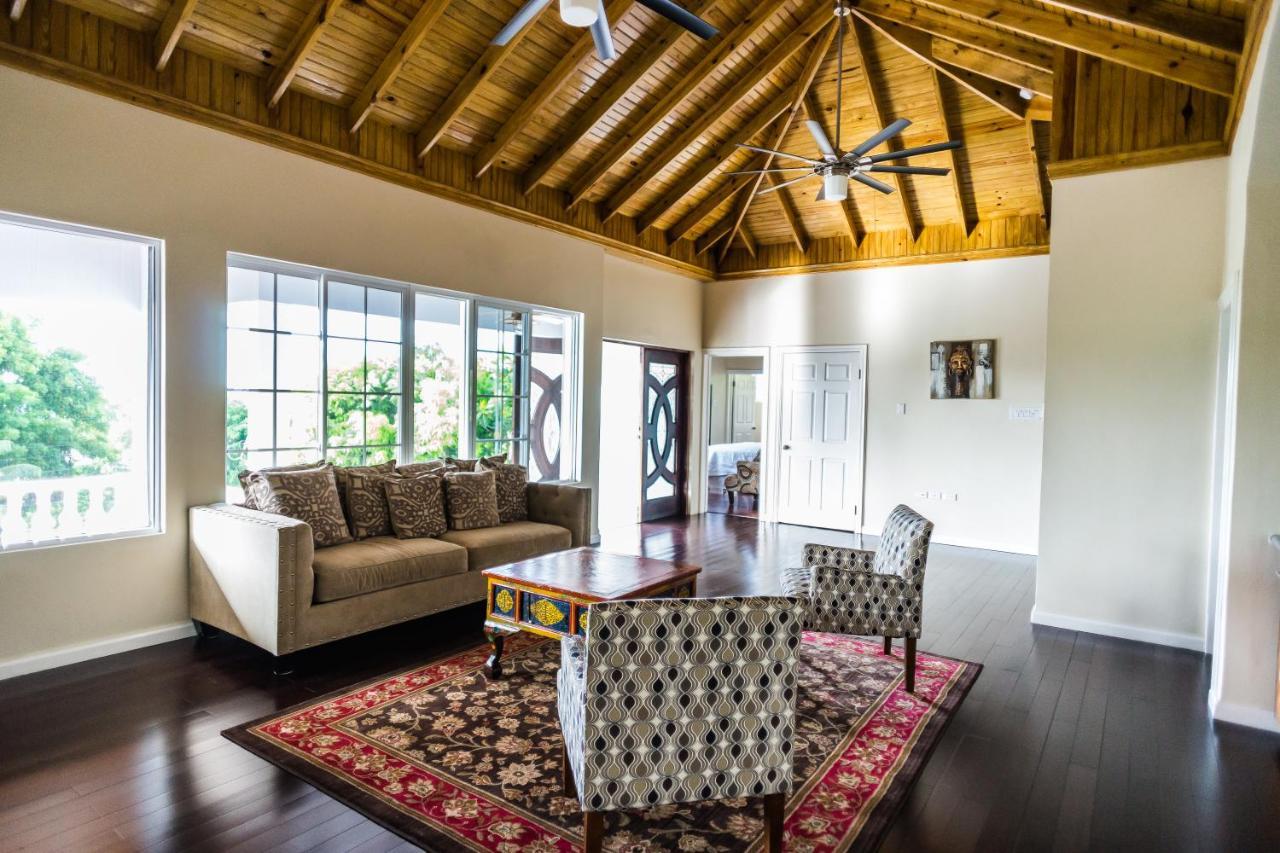 Blue Paloma Bed & Breakfast Lucea Exterior photo